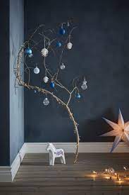Dazu benötigen wir die holzkugeln, die wir mit dem heisskleber entsprechend zusammenkleben. Vinterfest Dekokugel 32er Set Blau Weiss Silberfarben Ikea Weihnachten Weihnachtliches Zuhause Urlaub Dekorieren