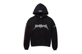 More meanings for donner vêtement. H M Rips Off Gosha Rubchinskiy And Vetements Hypebeast