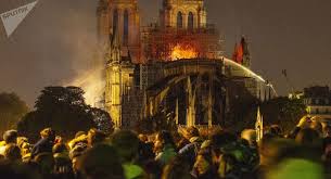 În zilele cu afluența ridicată, pricinuită de sărbători sau evenimente importante, se poate ajunge chiar și la 50.000 de oameni. Incendiul De La Notre Dame JihadiÈ™tii Teroristi JubileazÄƒ AÈ™teptaÈ›i UrmÄƒtorul Foc