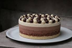Entremet De Mousses Aux 3 Chocolats Dessert De Fete Desserts De Fete Gateau 3 Chocolat 3 Chocolat