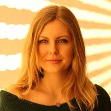 Joanna Lutz's Instagram, Twitter & Facebook