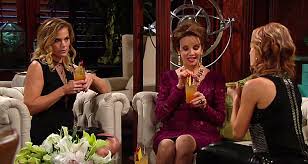 Fin juin 2017, on apprenait que les feux de l'amour allait peut être s'arrêter suite à un désaccord entre la chaîne et les doubleurs. Les Feux De L Amour Deprogramme Debut 2020 Sur Tf1 Toutelatele