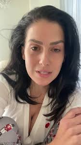 Amy schumer has deleted the photo she reposted of hilaria baldwin. Amy Schumer Takes A Playful Dig At Hilaria Baldwin S Heritage Controversy Daily Mail Online