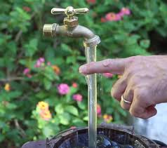 Comment Fabriquer Une Fontaine Magique Pour Son Jardin Jardin Couvert Robinet Jardin Et Fontaine De Jardin