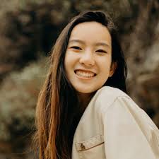 Sarah Feng's Instagram, Twitter & Facebook