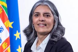 Secretary of State for Equality and Migrations stands down for health  reasons