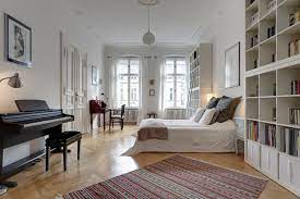 Es erwartet sie eine großzügige einraumwohnung, die vollständig möbliert ist. Klassisch Angehauchte Wohnung In Historischem Gebaude In Schoneberg