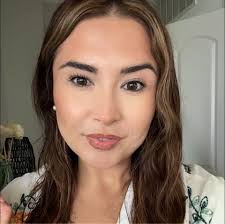 I'm writing this anonymously because I'm embarrassed of where I'm at.. I  just hit 300.48 pounds. I've always been a bigger/stronger girl. Always  “plus size”.. I focused HARD