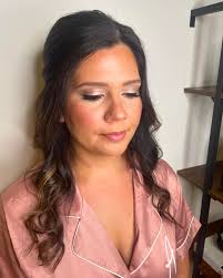 Life is finally slowing down and I can post this beautiful bride from  September! Her love story is the sweetest and I'm so happy for her and her  hubby! 🤍