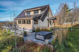 On the Market: A Modern Mountainside Cabin in New Hampshire