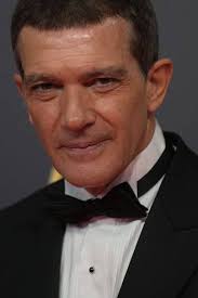 .посмотрите в instagram фото и видео antonio banderas (@antoniobanderasoficial). F5 Celebridades Antonio Banderas Afirma Estar Com Covid 19 No Dia Em Que Completa 60 Anos 10 08 2020