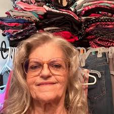 Photo posted by Sister west (@sis.m9)