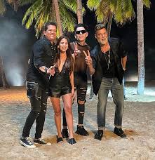 Maluma fue uno de los artistas que en esta temporada se reencontró con su pasado. Carlos Vives Y Ricky Martin Estrenan Cancion Bonita Noticias De Mexico El Imparcial