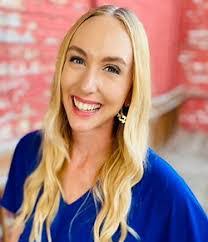 Darla Hoover's Instagram, Twitter & Facebook