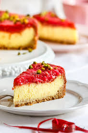 Sahniger Griesspudding Kuchen Mit Rhabarber Himbeer Kompott Und Gesundem Dinkelvollkorn Murbeteigboden Madam Rote Rube Die Landkuche Rezept Griesspudding Kaffee Und Kuchen Rhabarber