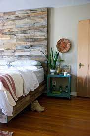 A wood wall behind the bed is a. Design Inspiration 25 Bedrooms With Reclaimed Wood Walls