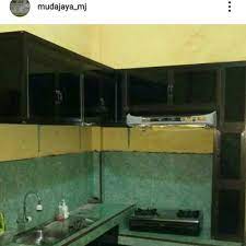 Kitchen set atau lemari gantung ini berukuran panjang 288 cm lebar 40 cm dan tinggi 80 cm. Kitchen Set Lemari Gantung Aluminium Kaca Shopee Indonesia