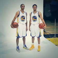 A native of charlotte, north carolina, curry played collegiately for one year at liberty before transferring to duke. Stephen Curry And Seth Curry Pose Together In Warriors Uniforms For The First Time Tweediaday Golden State Warriors Stephen Curry Seth Curry