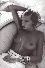 Daria Werbowy - Page 5 nue, négligente, seins nus, bikini, photos de mamelon