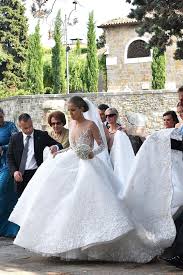 Check spelling or type a new query. Victoria Swarovski Das Sind Ihre Lassigen Luxus Looks Gala De