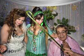 More images for صور افراح الفنانين المصريين » Ø¨Ø§Ù„ØµÙˆØ± Ù„ÙŠÙ„Ø© Ø£ÙØ±Ø§Ø­ Ø§Ù„ÙÙ†Ø§Ù†ÙŠÙ† Ø³Ø¹ÙŠØ¯ Ø·Ø±Ø§Ø¨ÙŠÙƒ ÙŠØªØ²ÙˆØ¬ ÙÙ†Ø§Ù†Ø© ØªØµØºØ±Ù‡ Ø¨Ù€39 Ø¹Ø§Ù…Ø§ ÙÙŠ Ù†Ø§Ø¯ÙŠ Ø§Ù„Ø¥Ø¹Ù„Ø§Ù…ÙŠÙŠÙ† Ù…ÙŠ ÙƒØ³Ø§Ø¨ ØªØ­ØªÙÙ„ Ø¨Ù€ Ø§Ù„Ø­Ù†Ø© ÙˆØ³Ø· Ø§Ù„Ø£Ù‡Ù„ ÙˆØ§Ù„Ø£ØµØ¯Ù‚Ø§Ø¡ ÙˆØ²ÙØ§Ù Ø¹Ù„ÙŠØ§Ø¡ Ø¹Ø³Ø§Ù Ø¹Ù„Ù‰ Ø±Ø¬Ù„ Ø£Ø¹Ù…Ø§Ù„ ÙÙŠ ÙÙ†Ø¯Ù‚ ÙÙŠØ±Ù…ÙˆÙ†Øª