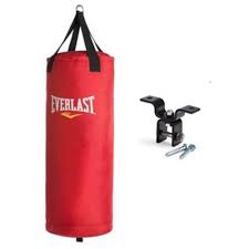 The hanging heavy bag is by far the most popular punching bag used in boxing — and for good reason, as it allows you to practice a wide range of punches, kicks, knees, and other boxing movements. Everlast 40 Lb Heavy Bag Kit Walmart Com Walmart Com