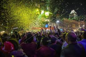 Sixth Street Celebration As Party Goers Watch The New Year Countdown And Confetti Streamers Drop On New Years Countdown Live Music Band Entertainment District