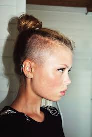 Halvsies Really Short Hair Shaved Hair Designs Hair Inspiration