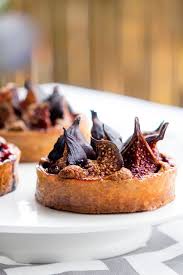 Tartelettes Figues Et Praline Empreinte Sucree Recette Entremet Mini Tarte Recette Dessert