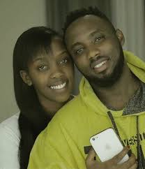 Umuhanzi Nyarwanda Yverry yifashishije ifoto abwira umukunzi we imitoma  (...)