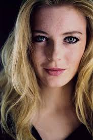 Anna is a modern, independent single girl, focused on her job and wary of getting caught in romantic relationships. Gry Bay Movies Age Biography