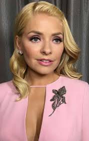 To be fair holly willoughby literally makes her living by looking pretty (in addition to her real but not exceptional skills as a live tv presenter). How To Get Holly Willoughby S Hair Six Steps To Creating An Easy Hollywood Glamour Hairstyle Ok Magazine