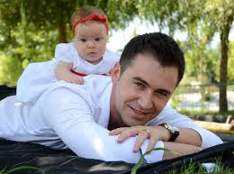 * minim 1000 poze pe cd * 100 poze printate la restaurant (imprimanta foto portabila) * 2 x poze a4 in rama * album foto 20 x 40 hartie mata. Fotograf Botez Bucuresti Poze Botez Profesionale Album Botez