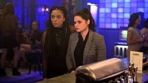 Charmed Saison 1 Infos Streaming Superpouvoir Com La photo est en menthe/near mint condition sauf indication contraire. charmed saison 1 infos streaming