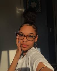 Shelby Johnson On Instagram How Do Girls Take Pictures With Their Glasses Because Sis I Was S Light Skin Girls Hairstyles With Glasses Pretty Black Girls