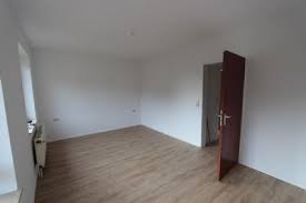 Wir geben ihnen einen überblick an passenden wohnungen in ihrer wunschstadt, von privat und von maklern. Haus Zu Vermieten 28325 Bremen Tenever Kreuznacherstrasse 66 Mapio Net
