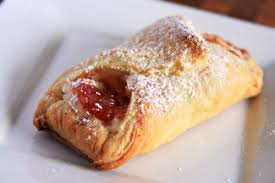 Guava, tamarind, coconut, acerola cherry, and mango are popular flavors. Quesitos De Guayaba Sweeten Cream Cheese And Guava Pastries Guava Recipes Guava Pastry Boricua Recipes