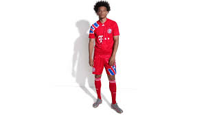 Midfielder leon goretzka scored the winner, drilling a thomas muller fc bayern münchen trikot ucl damen 2020/21. Fc Bayern Munchen Trikot Deshalb Spielt Der Fcb Bei Holstein Kiel Heute In Einem Retroshirt Goal Com
