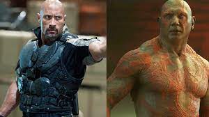 Invasão em las vegas, dave bautista encarna scott ward, um dos muitos desabrigados de vegas. Mcu Versus Dc Dave Bautista Beleidigt Dwayne Johnson Deutlich Kino De