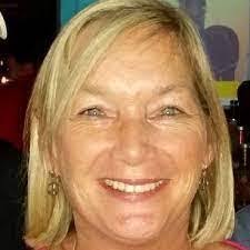 Sally Rubenstein's Instagram, Twitter & Facebook