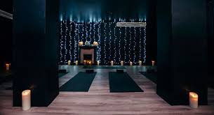 Les 7 Meilleures Salles De Sport De Paris En 2018 Yuj Yoga Studio Studio Studios De Yoga Yoga Flow