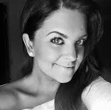 Robin Agostinelli's Instagram, Twitter & Facebook