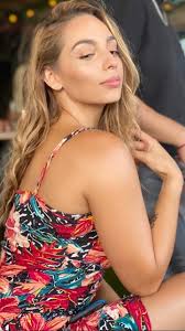 Dear teenage me- , If I could give you a piece of advice it would be to  stop trying to fit in. You’re little quirks are what make you unique. Don’t  worry, you’ll learn yo embrace them 😉.