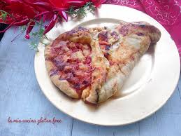 Rustico pomodoro e mozzarella, senza lievito. Cornucopia Pizza Senza Glutine Con Pomodoro E Mozzarella La Mia Cucina Gluten Free By Annagaia