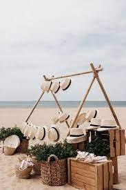 Se sogni un matrimonio vicino al mare, sulla spiaggia o in una location con vista, consulta i nostri ristoranti la sicilia è una terra baciata dal sole, di prorompente bellezza. Matrimonio In Spiaggia In Sicilia 10 Cose Da Sapere Sicilian Wedding And Event