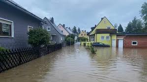 Hochwasser können je nach gewässertyp ganz unterschiedliche prozesse auslösen und in mehrfacher hinsicht gefährlich sein. O0konvjhlxblym