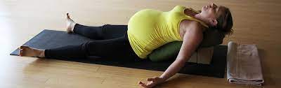 Prenatal yoga when to start. 5 Tips For Teaching Pregnant Women In A Yoga Class Samahita Retreat