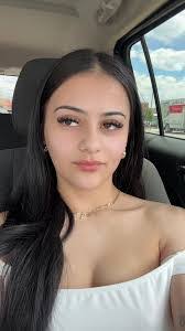 Evelyn Serrato's Instagram, Twitter & Facebook