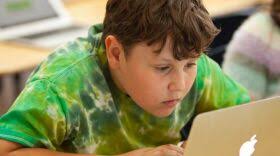 4J Approves Consultants for Interim Superintendent Search, Divided