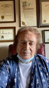 Maybe you would like to learn more about one of these? Engelbert Humperdinck Sorgt Sich Um Todkranke Ehefrau Bildderfrau De
